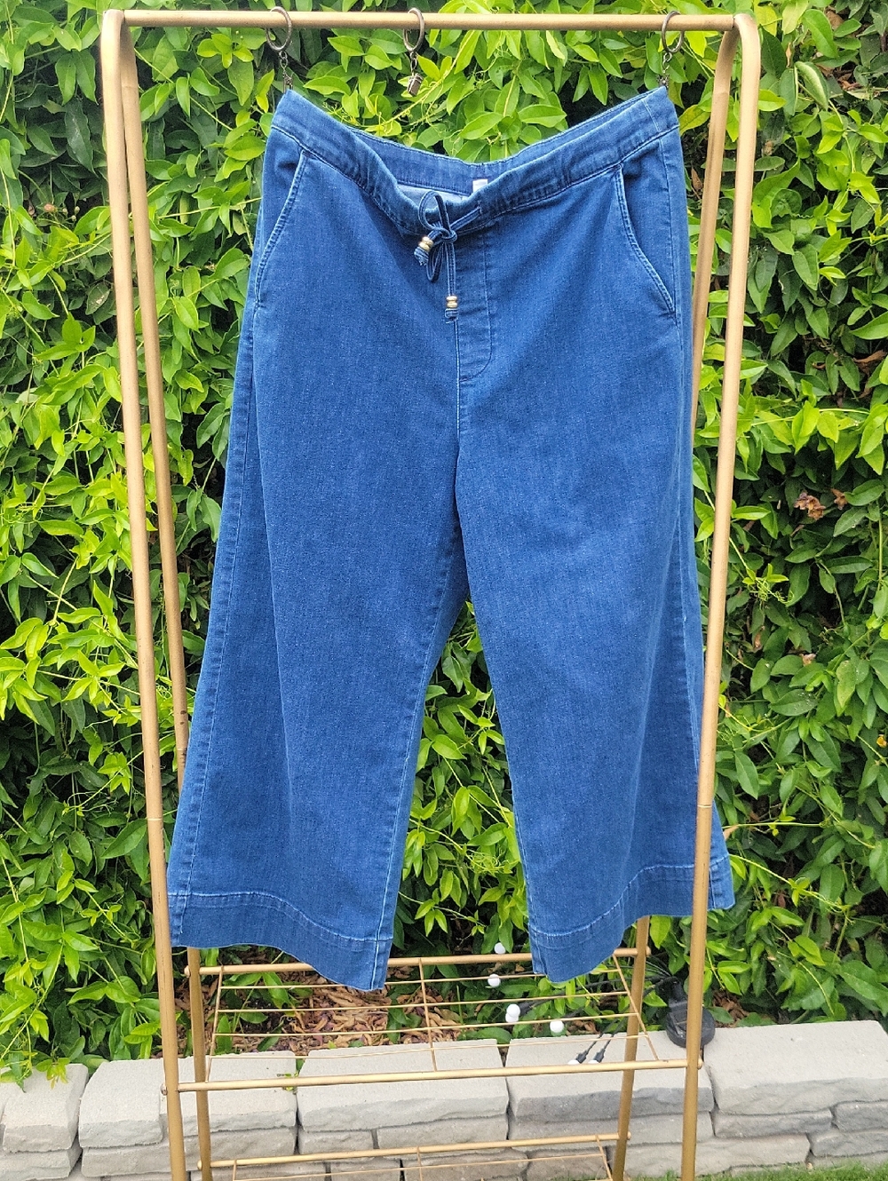 Chico's Dark Blue Wide Leg Crop Pull On Elastic Waist Jeans